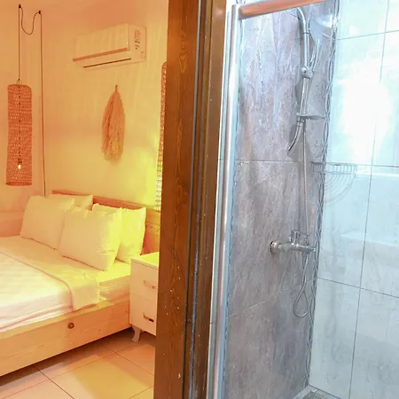 לינה וארוחת בוקר The Place Boutique קלקן