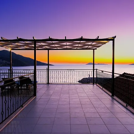 לינה וארוחת בוקר The Place Boutique קלקן