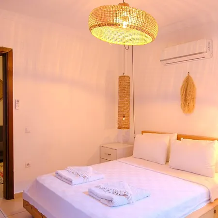 לינה וארוחת בוקר The Place Boutique *